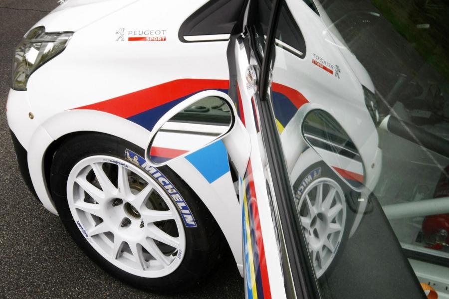  Peugeot 208 R2 Rally Car 2012 года  (фото 3 из 41)